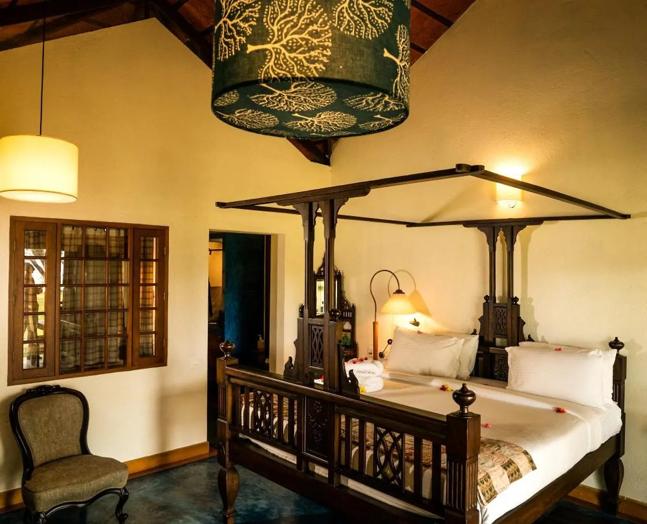 ***** Resort Cranganor History Cafe & Riverside Chateau North Paravur India